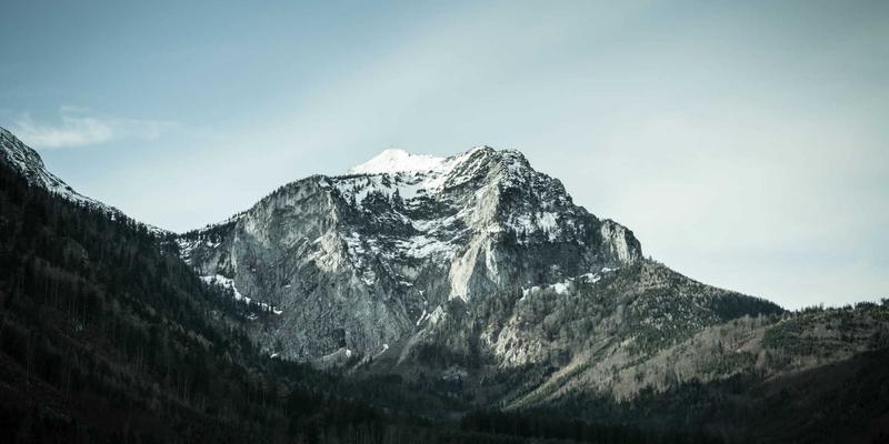 恩尼斯钣金如何通过激光切割技术实现复杂结构件的高精度与高效率生产