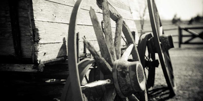 精密钣金与焊接服务如何赋能储能电池柜？恩尼斯在结构设计与热管理中的创新实践